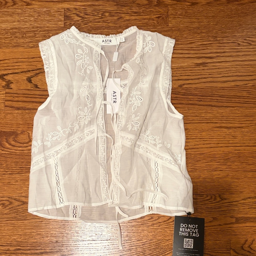 ASTR NWT Sheer White Embroidered Blouse
